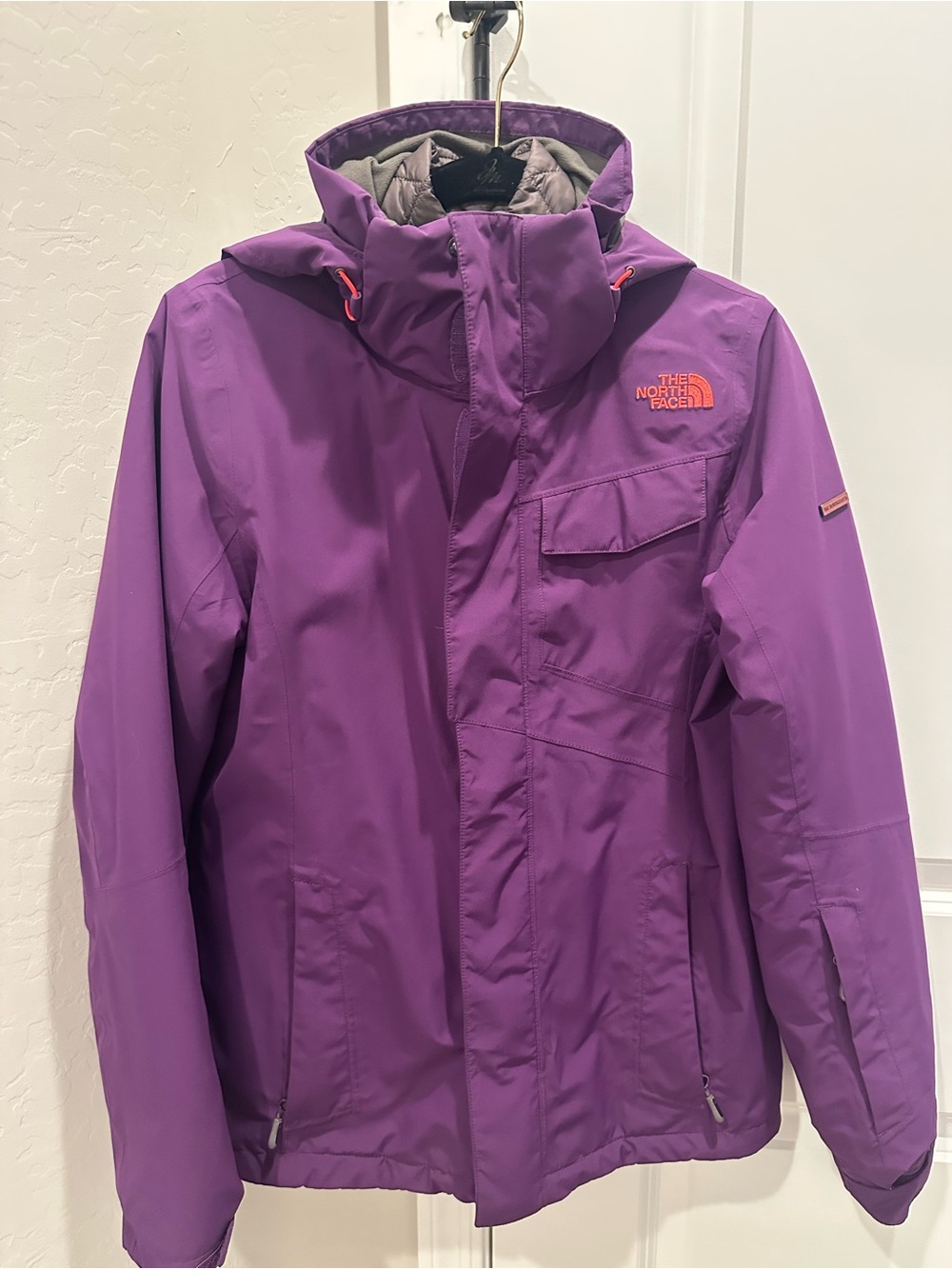 The North Face Women’s Purple Insulated Ski Jacket | Waterproof | Hooded | Sm